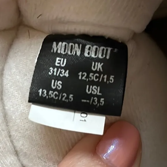Black Moon Boots, US 13.5-2.5 (EU 31-44)