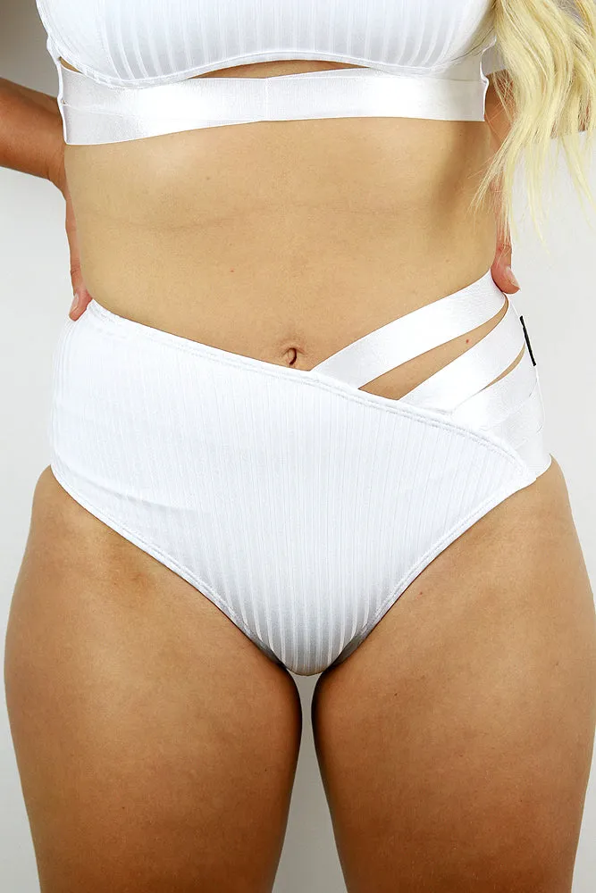 Crystal V Mid Waist Short - Aquamarine