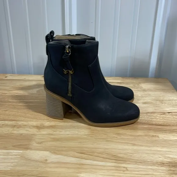 DrScholl's Womens Booties Size 6 M
