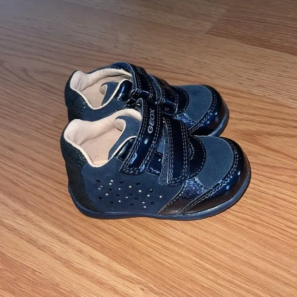 𝅺geox navy sparkle booties
