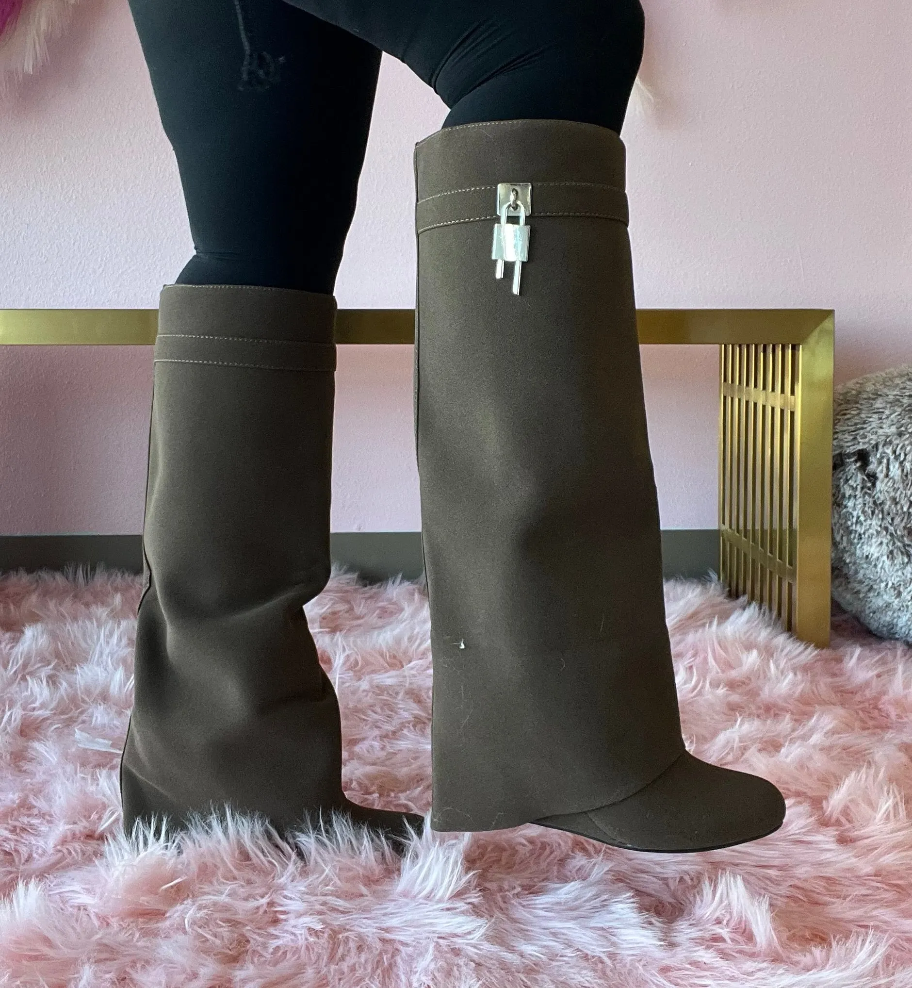 I AM THE ONE/2024 Brown Faux Suede Sleeve Boot Knee High