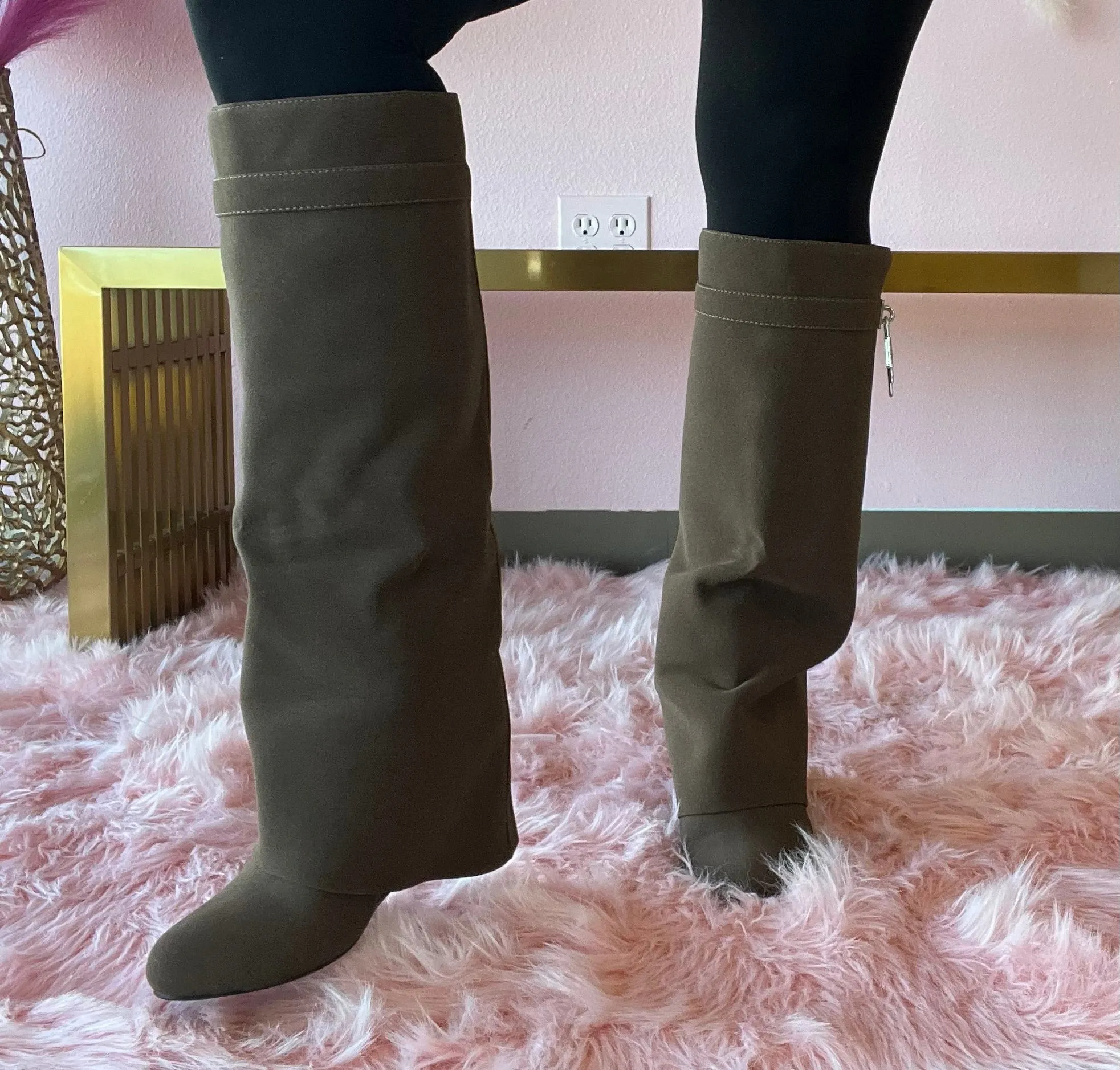 I AM THE ONE/2024 Brown Faux Suede Sleeve Boot Knee High