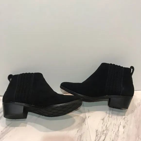 Jack Rogers Black Booties 7.5M