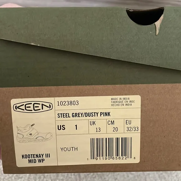 KEEN NWT little girl size 1 Kootenay III gray and pink winter boots.
