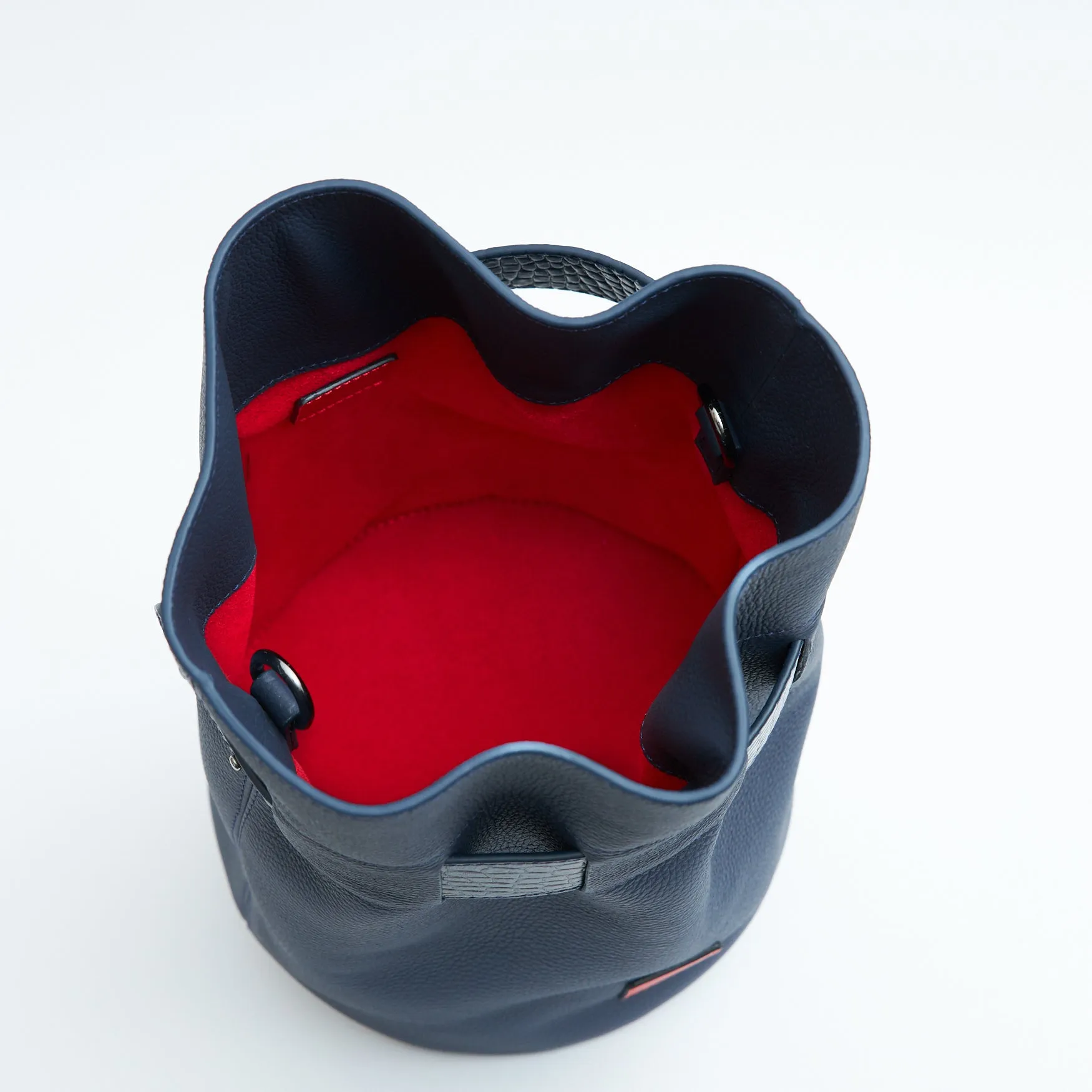 la bourse mini belted leather bucket bag - denim