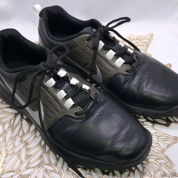 Men’s Nike Golf Shoes Black with Silver Swish Size 9.5