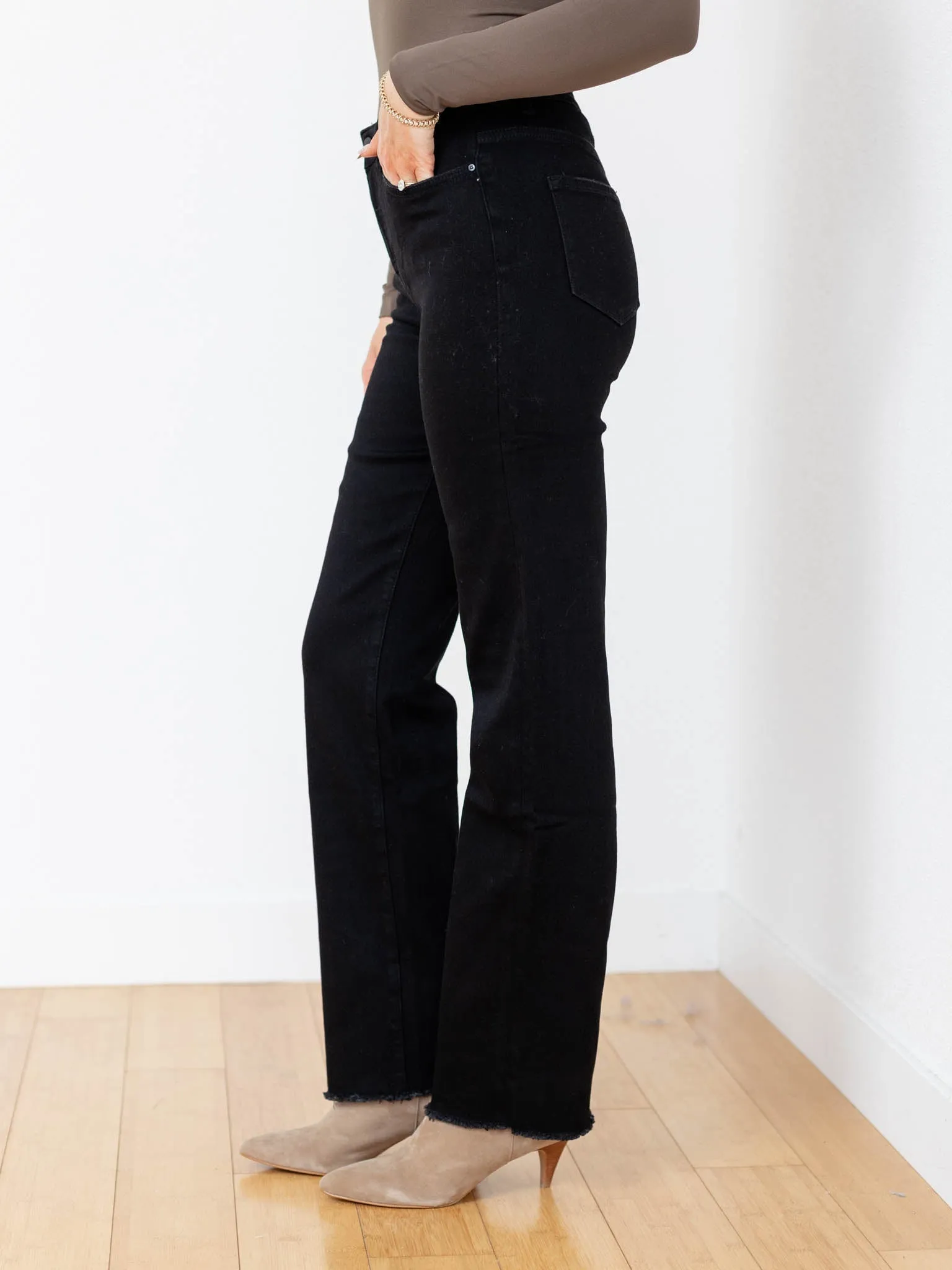 MICA Black Cat High Rise Slim Wide