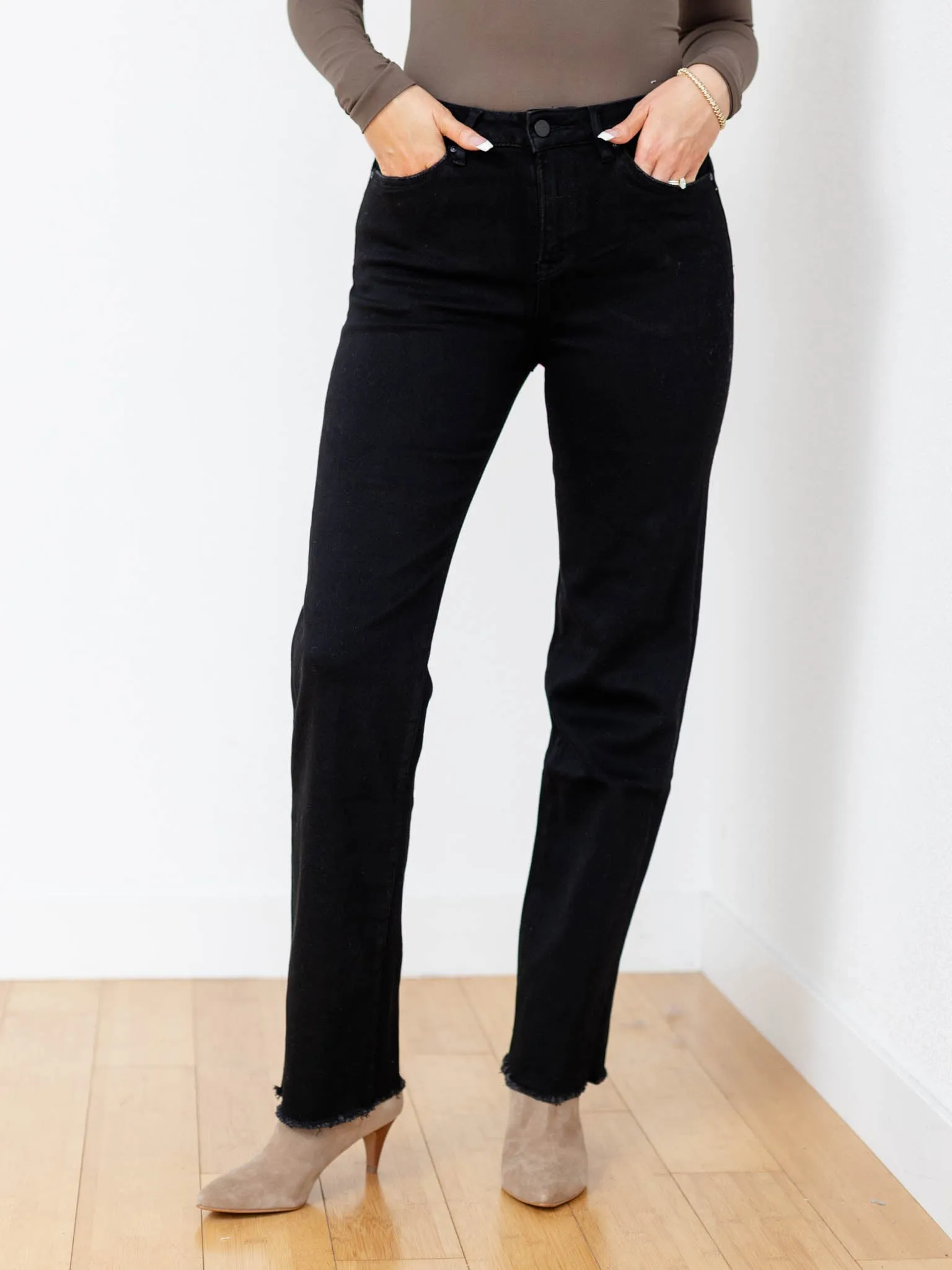 MICA Black Cat High Rise Slim Wide