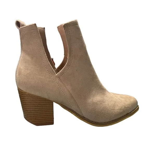 Miim Nude Tess Cutout Bootie‎ Size 10 Silver Accents