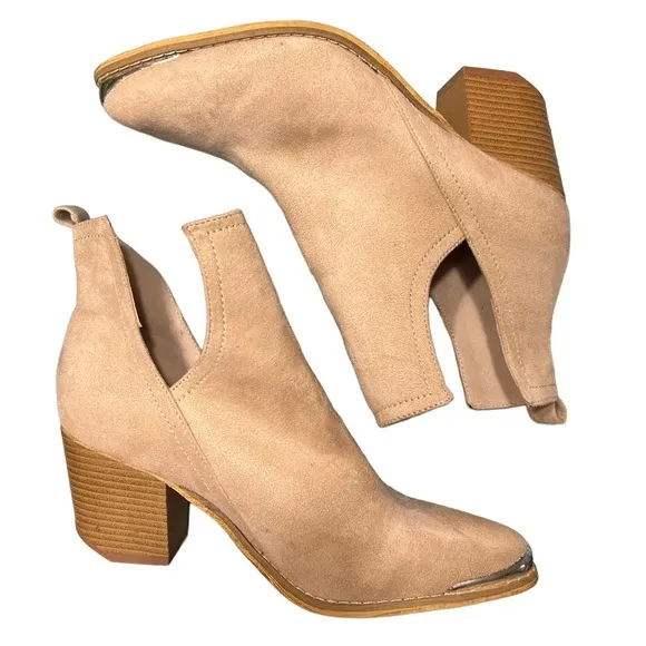 Miim Nude Tess Cutout Bootie‎ Size 10 Silver Accents