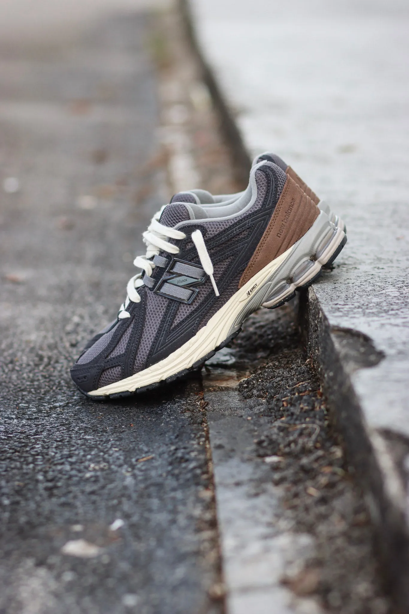 New Balance 1906F - Black/Brown