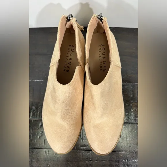 NEW Journee Collection Women's Livvy Side Split Ankle Booties - Tan - Size 8