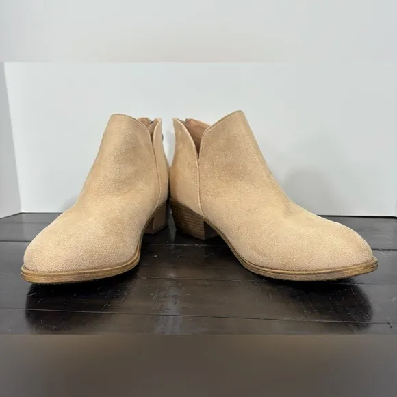 NEW Journee Collection Women's Livvy Side Split Ankle Booties - Tan - Size 8