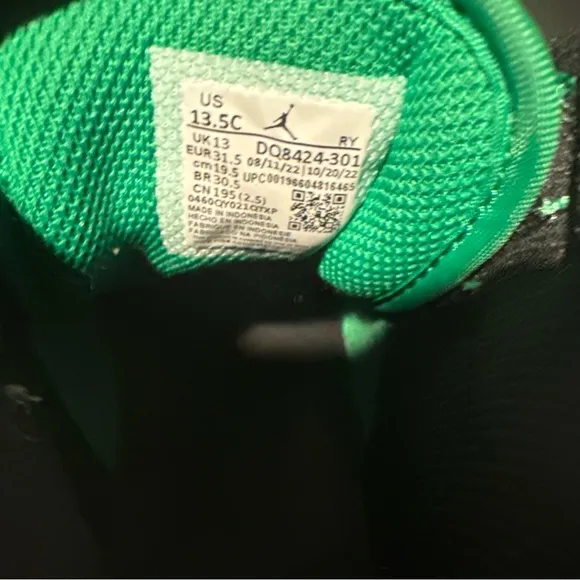 Nike Air Jordan 1 Mid Lucky Green White Sneakers DQ8424-301 Kids Size 13.5C