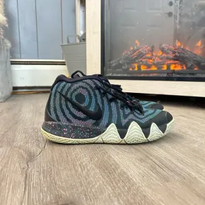 Nike Kyrie 4 Basketball Sneakers Youth Size 7
