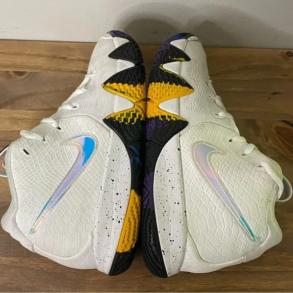 Nike Kyrie Irving 5 NCAA Tournament 2018 March Madness Sneakers Size:3.5Y