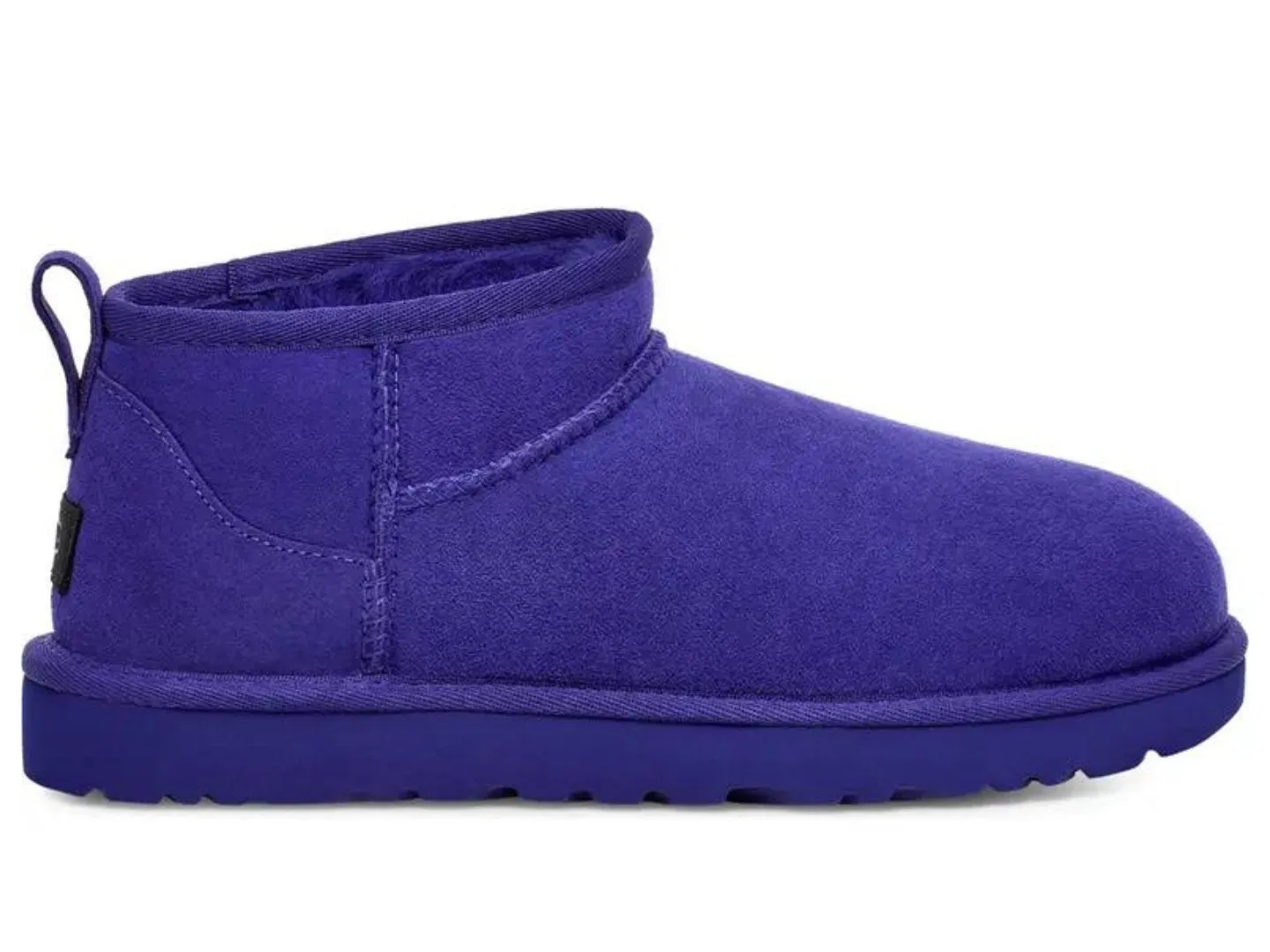 UGG: Ultra Mini in Naval Blue