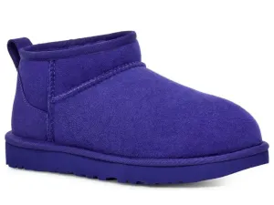 UGG: Ultra Mini in Naval Blue