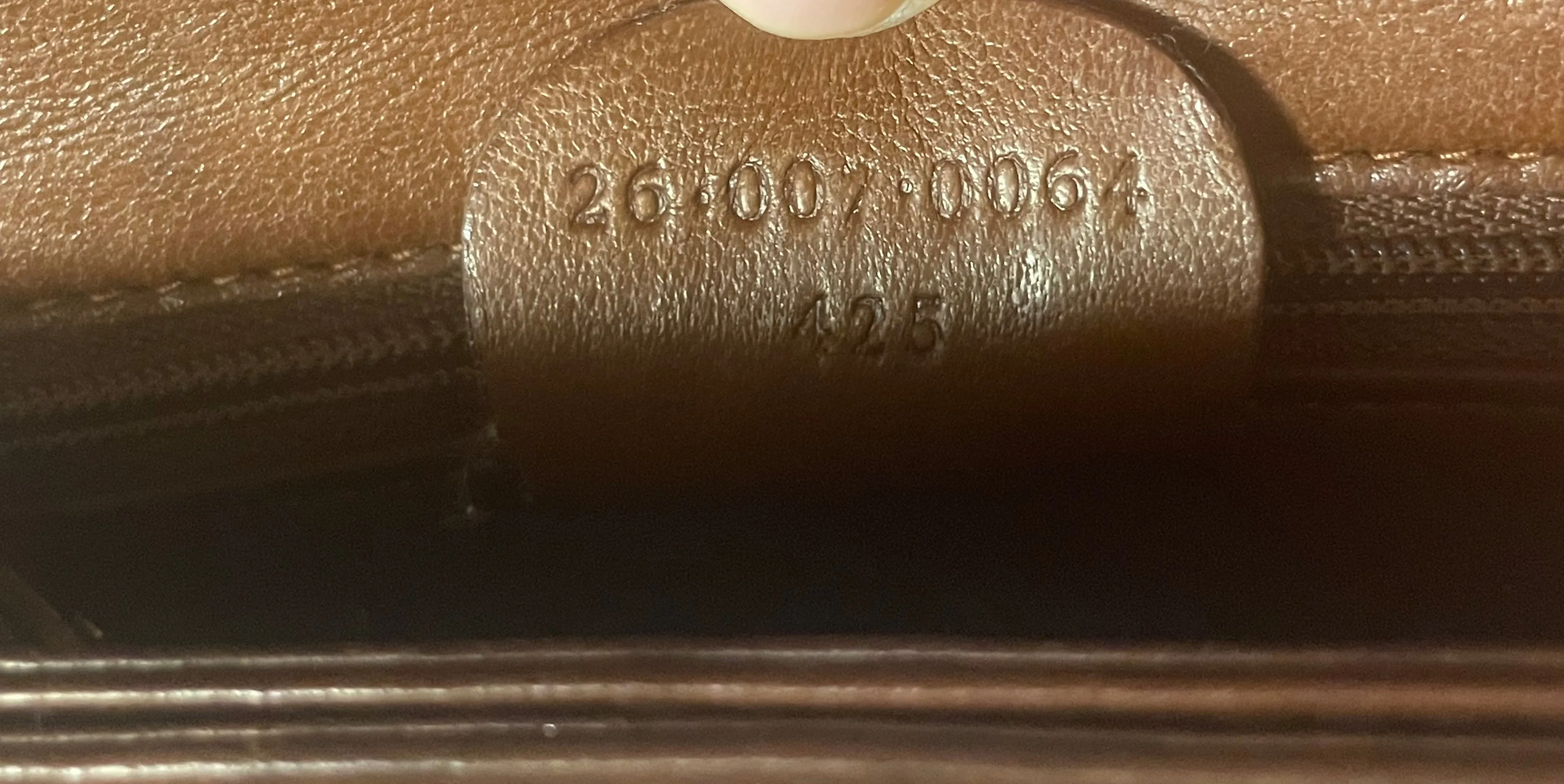 Vintage GUCCI brown crocodile leather shoulder bag with GG mark. Unisex. Rare masterpiece.