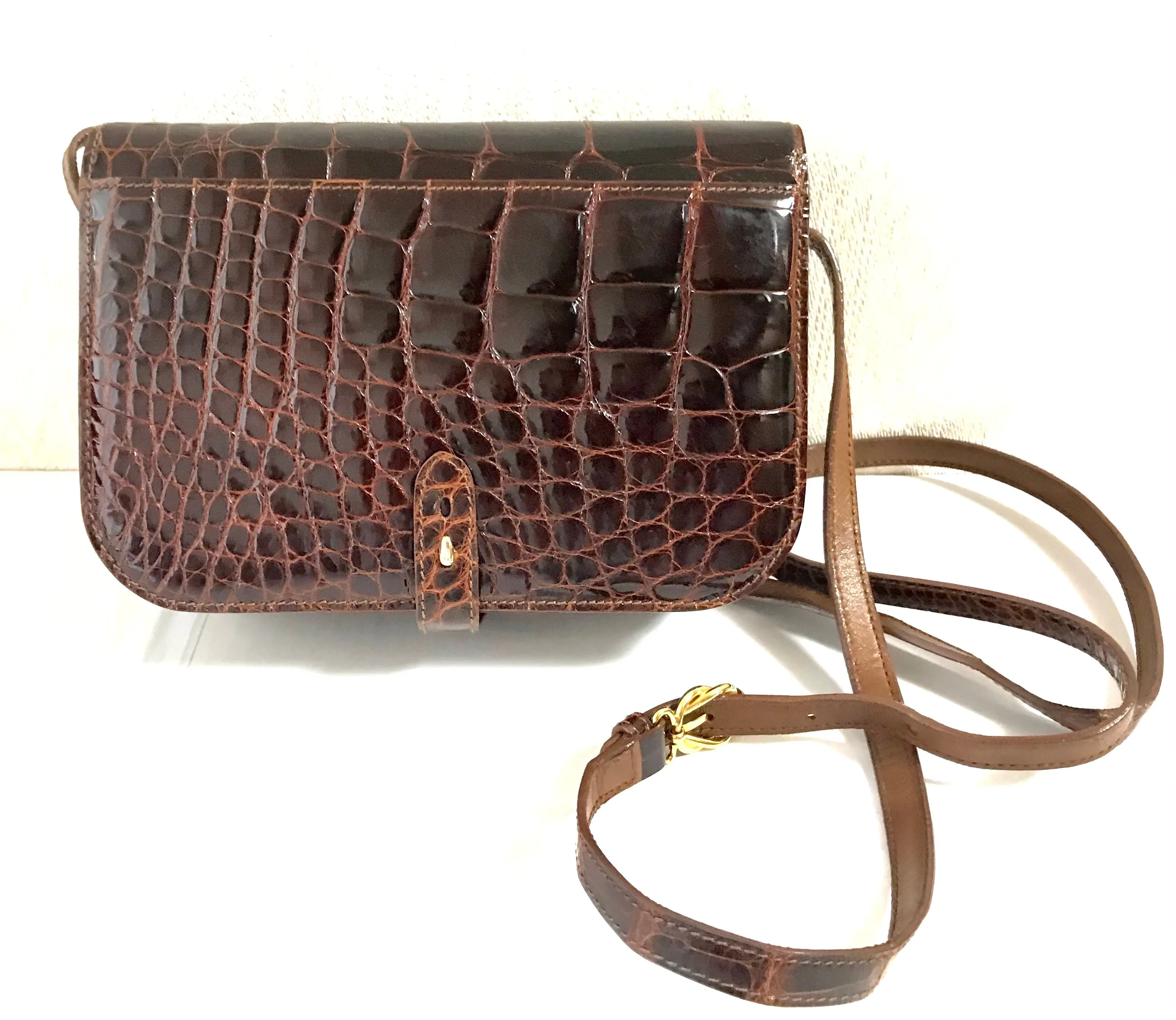 Vintage GUCCI brown crocodile leather shoulder bag with GG mark. Unisex. Rare masterpiece.