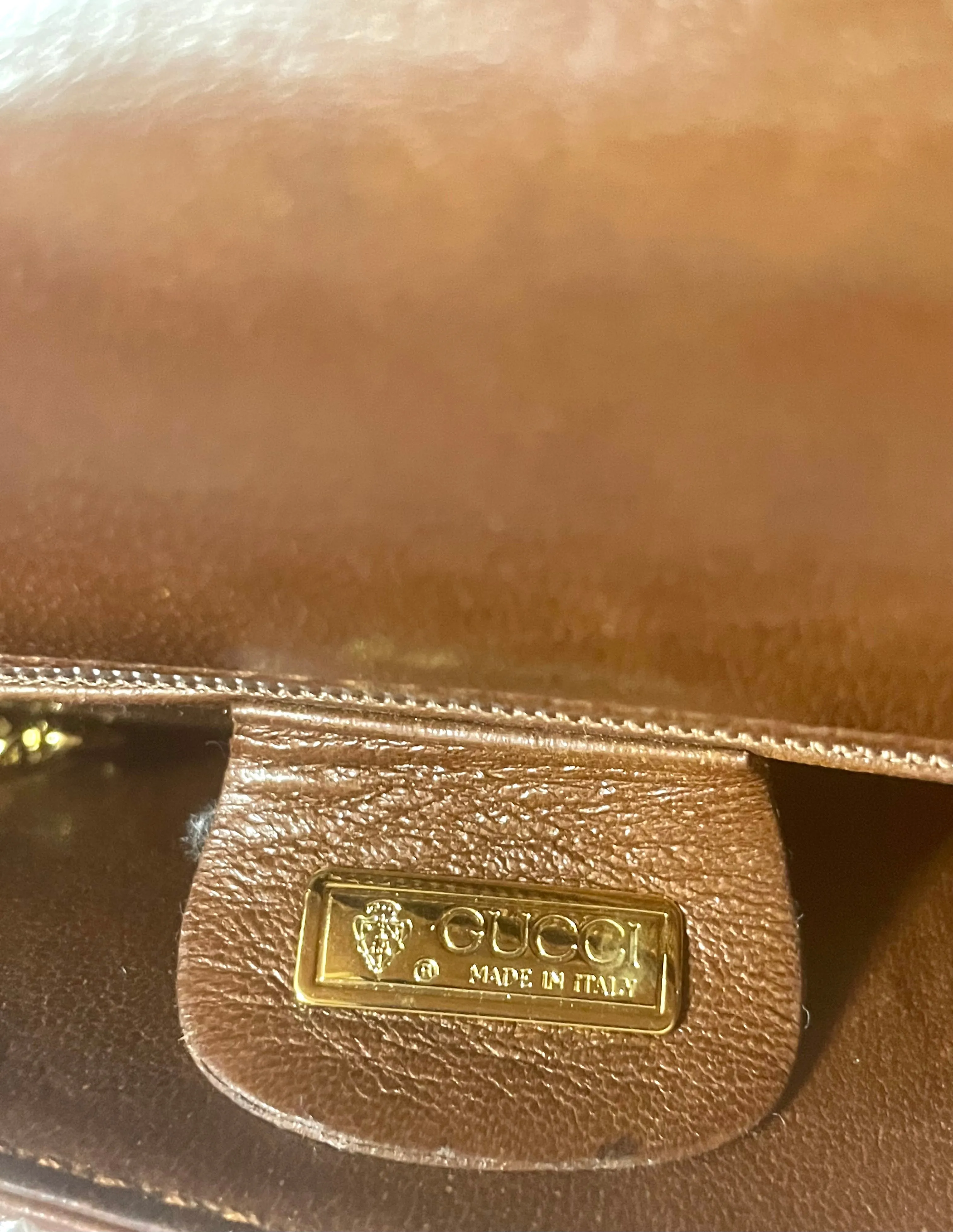 Vintage GUCCI brown crocodile leather shoulder bag with GG mark. Unisex. Rare masterpiece.